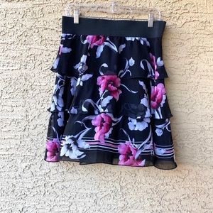 2/$10 WHBM | Floral skirt with elastic waist